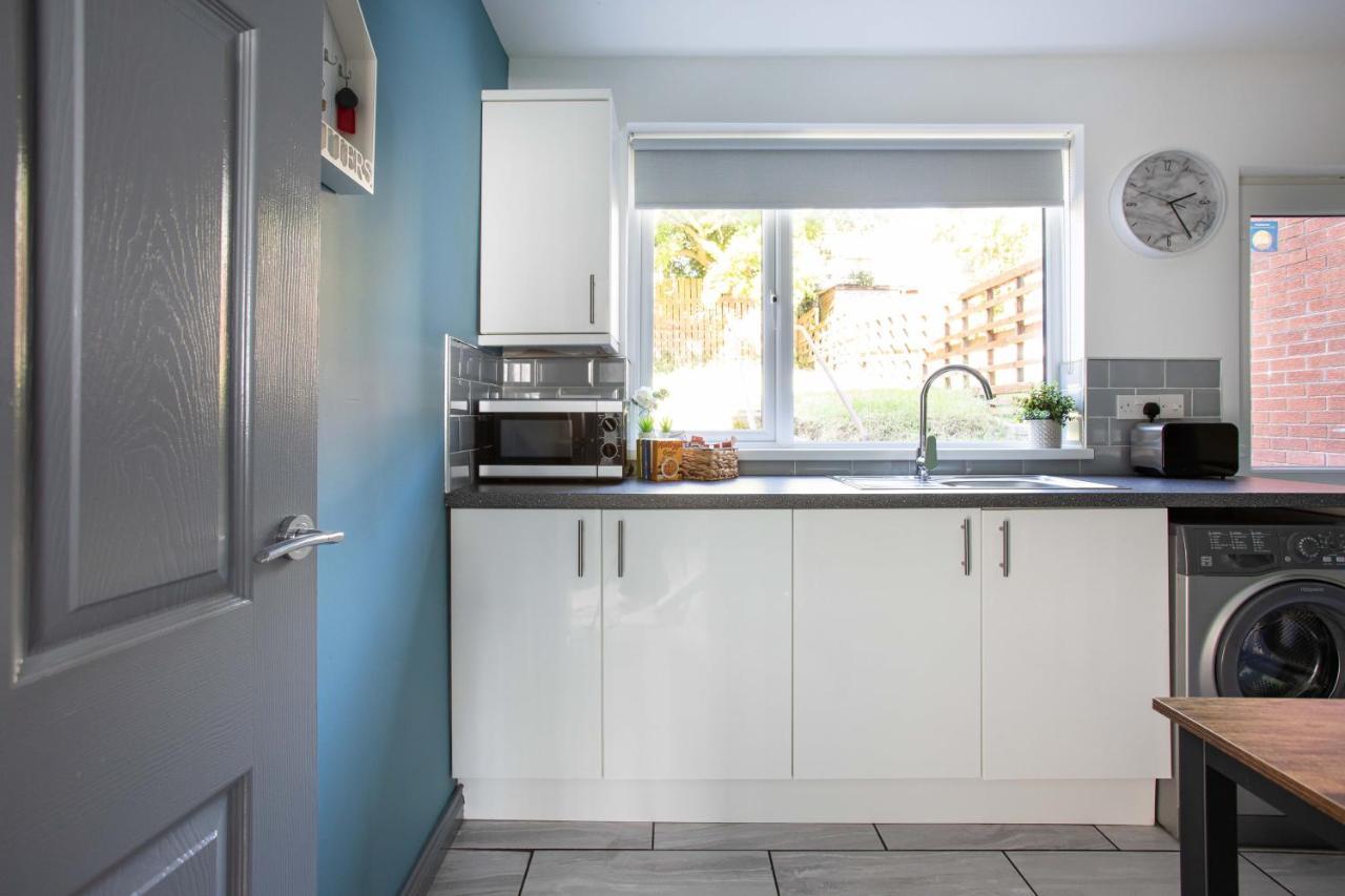 Fully Refurbished North Belfast Home Eksteriør billede