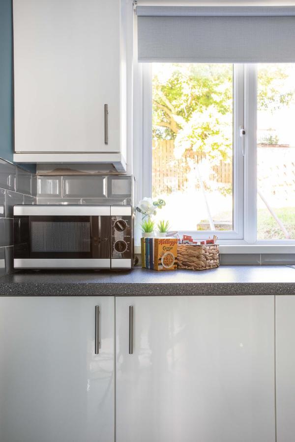 Fully Refurbished North Belfast Home Eksteriør billede