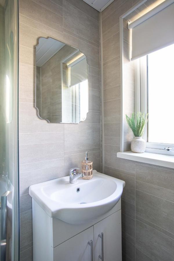 Fully Refurbished North Belfast Home Eksteriør billede