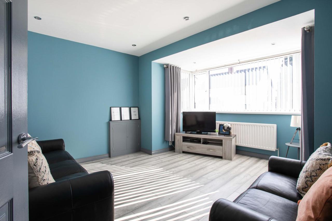 Fully Refurbished North Belfast Home Eksteriør billede